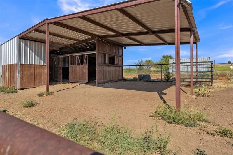 8928 County Road 1232, Godley TX 76044 - Photo 32