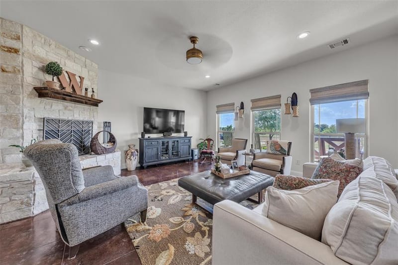 8928 County Road 1232, Godley TX 76044 - Photo 9