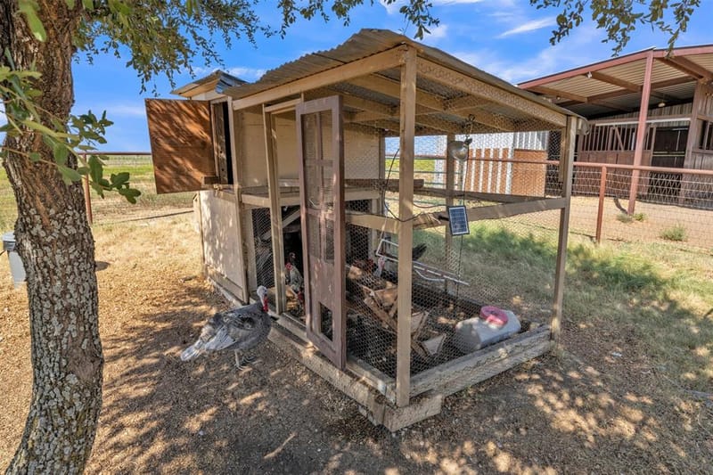 8928 County Road 1232, Godley TX 76044 - Photo 30
