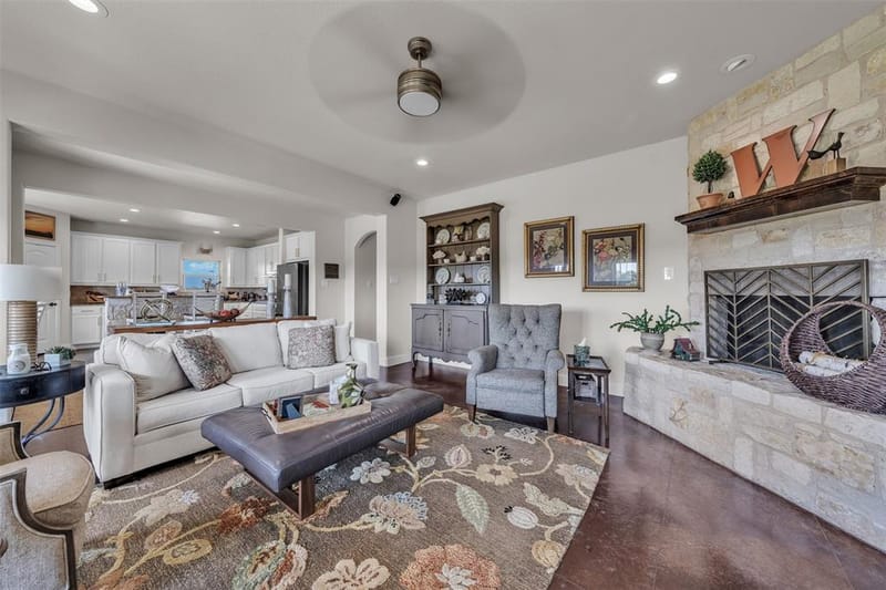 8928 County Road 1232, Godley TX 76044 - Photo 10