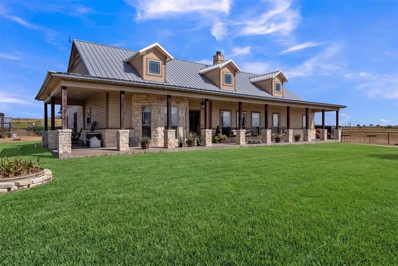 8928 County Road 1232, Godley TX 76044 - Photo 4