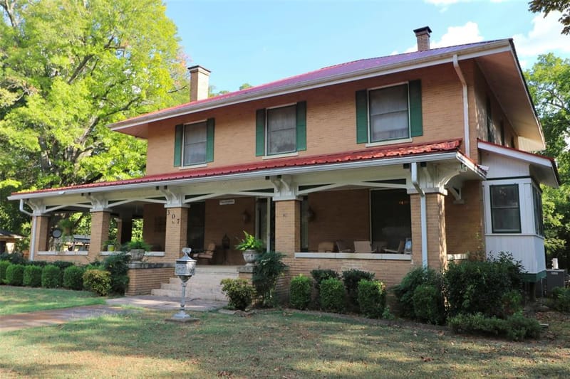 307 Honey Grove St, Roxton TX 75477
