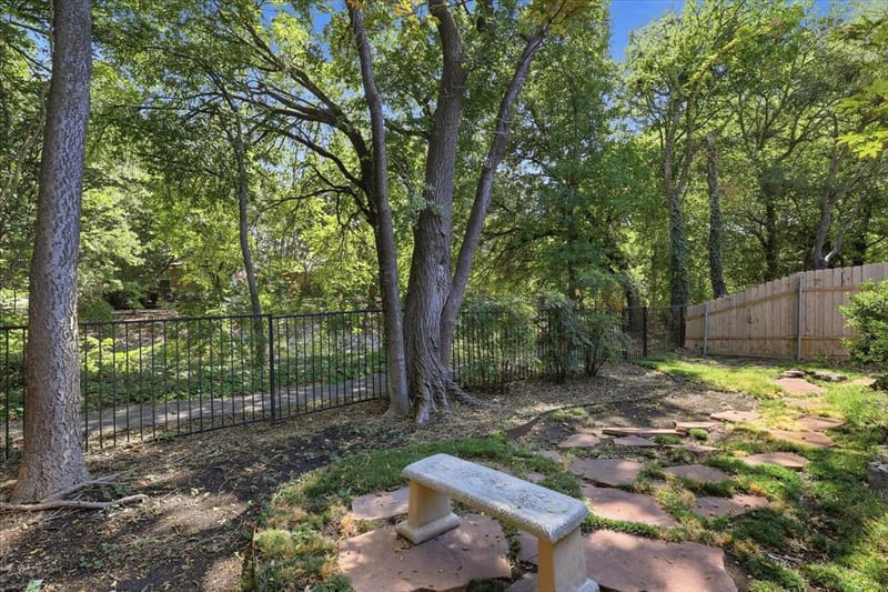 4900 Rockcreek Lane, Plano TX 75024 - Photo 34