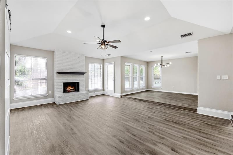 14826 Sopras Circle, Addison TX 75001 - Photo 3