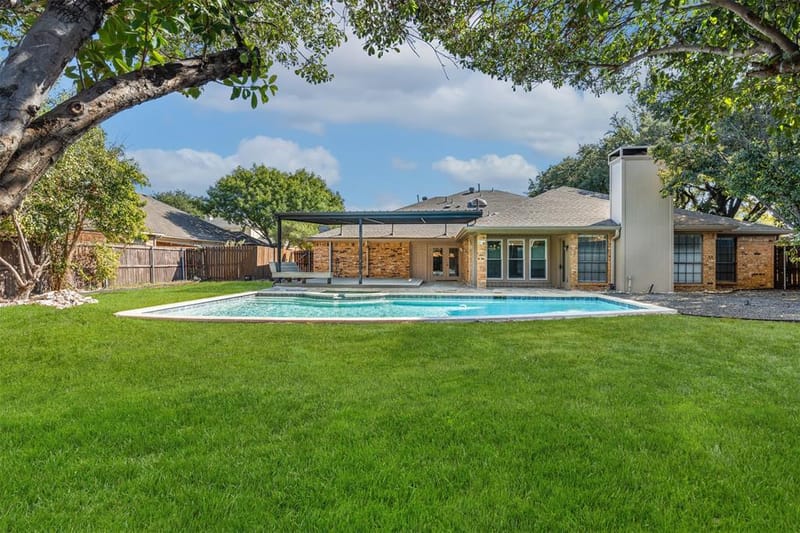 14826 Sopras Circle, Addison TX 75001 - Photo 36