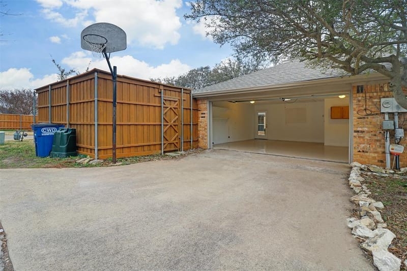 14824 Sopras Circle, Addison TX 75001 - Photo 33
