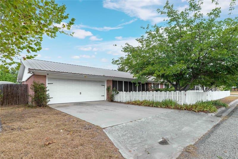 900 E Fitzgerald Street, Bangs TX 76823 - Photo 22