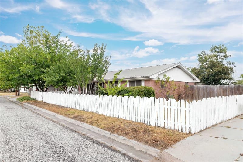 900 E Fitzgerald Street, Bangs TX 76823 - Photo 24
