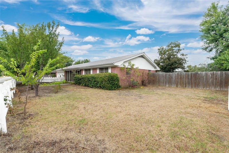900 E Fitzgerald Street, Bangs TX 76823 - Photo 25