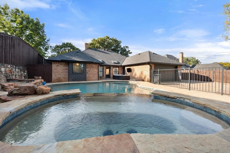 4909 Rockford Court, Arlington TX 76017 - Photo 24