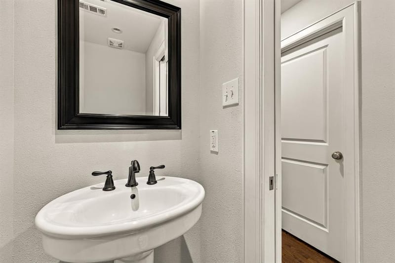 6828 Santa Maria Lane, Dallas TX 75214 - Photo 23