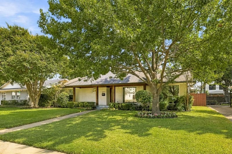 6828 Santa Maria Lane, Dallas TX 75214 - Photo 29