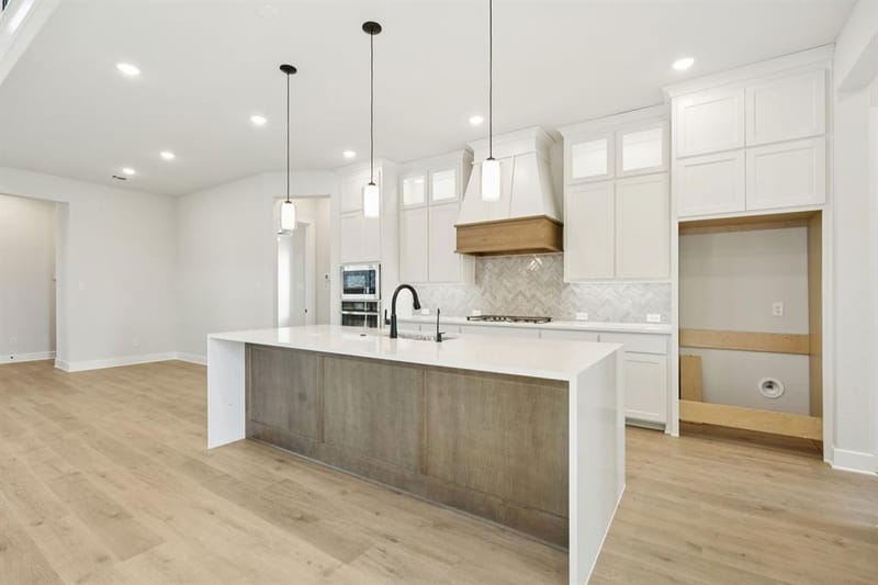 9156 Emory Oak Drive, Frisco TX 75035 - Photo 6