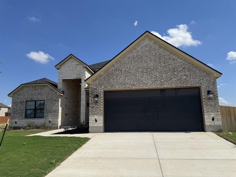1336 Tahonta Drive, Hewitt TX 76643