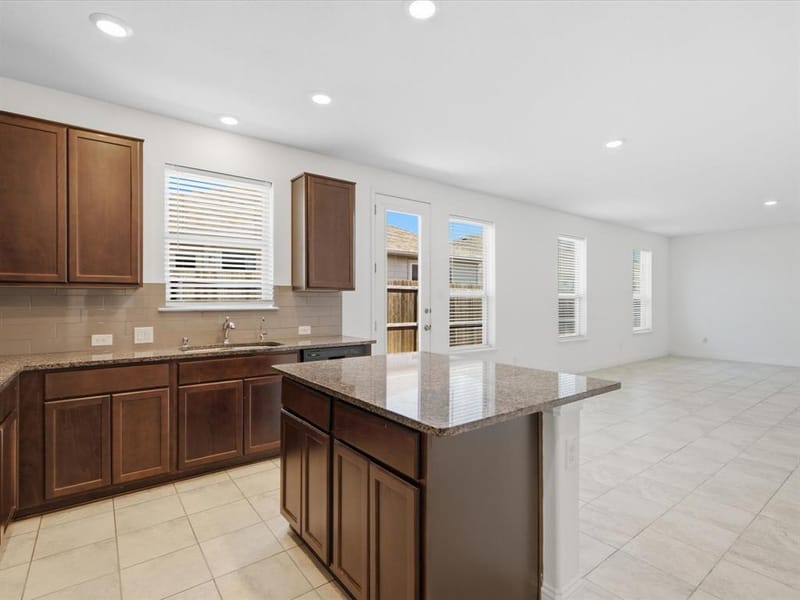 10236 Fox Springs Drive, Fort Worth TX 76131 - Photo 13