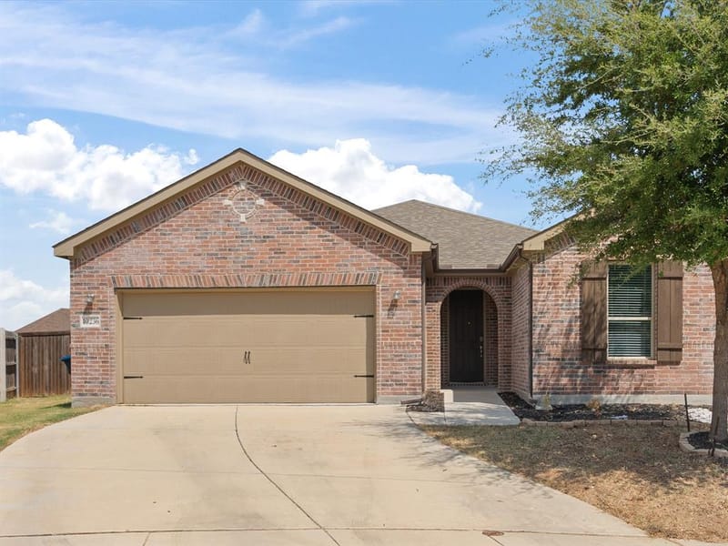 10236 Fox Springs Drive, Fort Worth TX 76131 - Photo 3