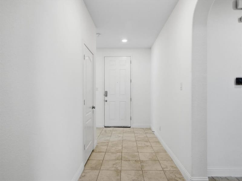 10236 Fox Springs Drive, Fort Worth TX 76131 - Photo 5