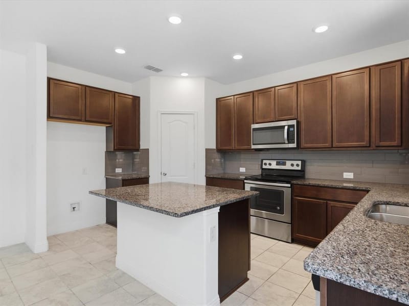 10236 Fox Springs Drive, Fort Worth TX 76131 - Photo 14