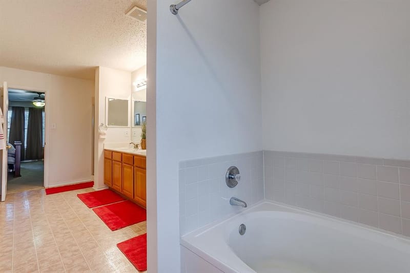 332 Sunset Oaks Drive, Fort Worth TX 76112 - Photo 28