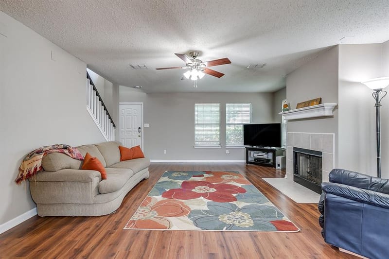 332 Sunset Oaks Drive, Fort Worth TX 76112 - Photo 9