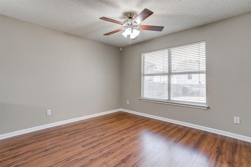 332 Sunset Oaks Drive, Fort Worth TX 76112 - Photo 10