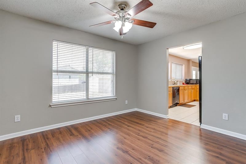 332 Sunset Oaks Drive, Fort Worth TX 76112 - Photo 11