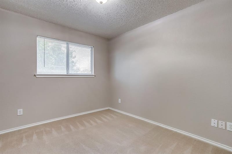 332 Sunset Oaks Drive, Fort Worth TX 76112 - Photo 35