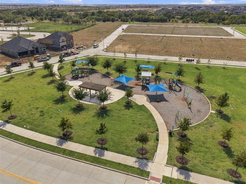 16917 Leatherflower Boulevard, Justin TX 76247 - Photo 38