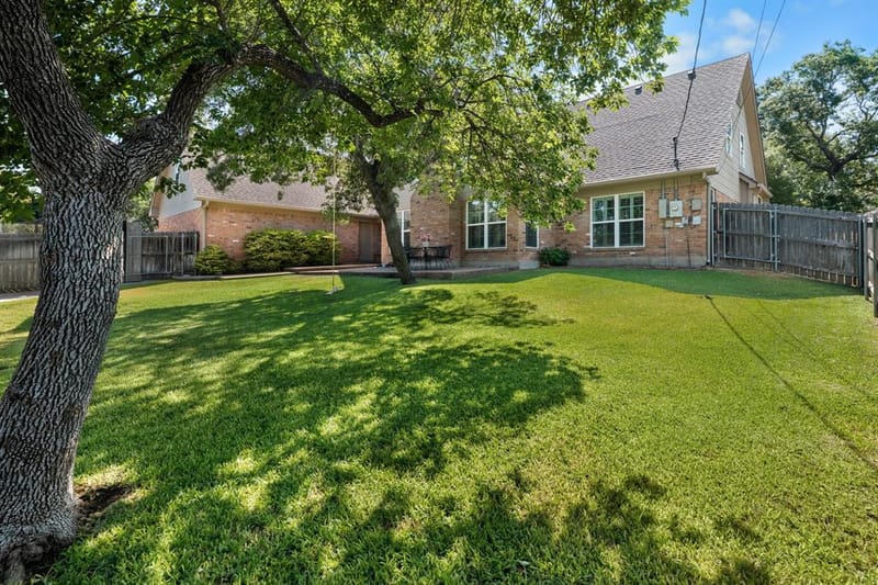 10026 Forest View Drive, Woodway TX 76712 - Photo 38
