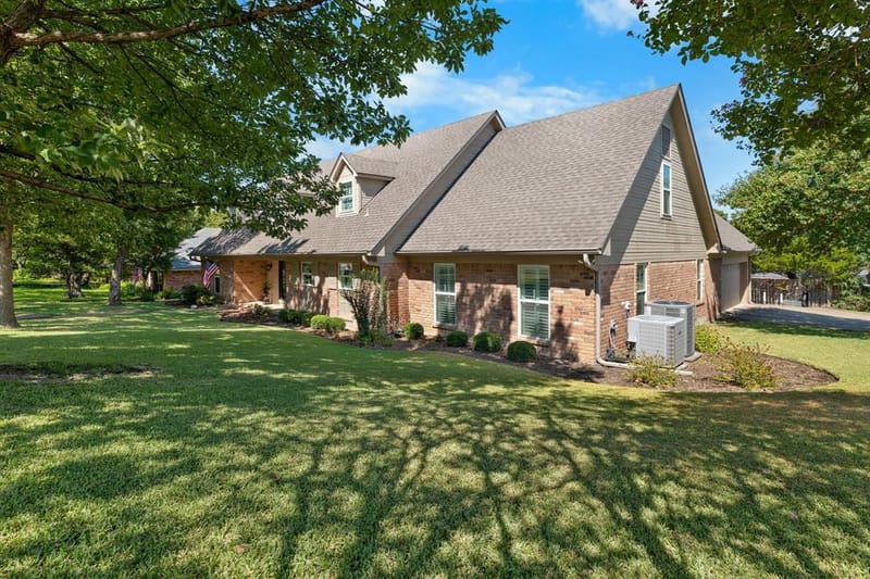 10026 Forest View Drive, Woodway TX 76712 - Photo 4
