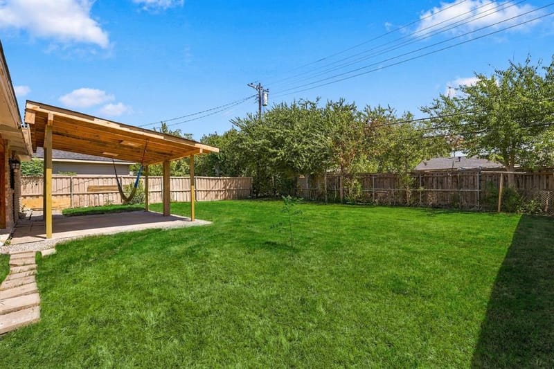 3214 Parker Street, Irving TX 75062 - Photo 2