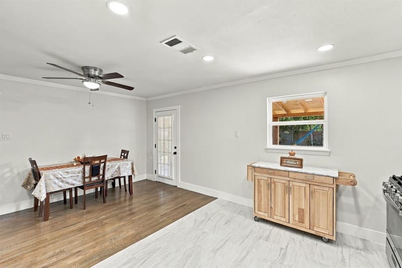 3214 Parker Street, Irving TX 75062 - Photo 7