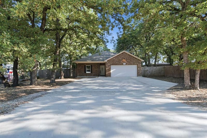 1837 Jennifer Court, Pelican Bay TX 76020 - Photo 2