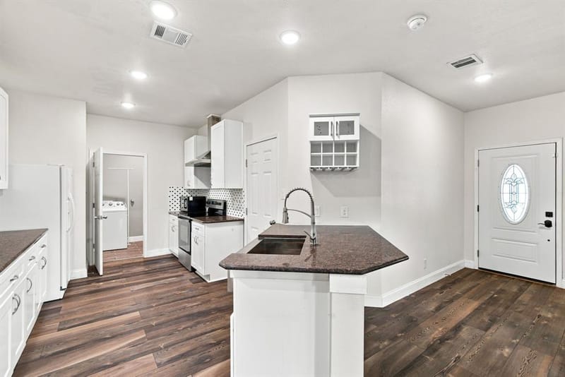 1837 Jennifer Court, Pelican Bay TX 76020 - Photo 9