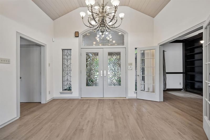 13217 Woodhaven Drive, Farmers Branch TX 75234 - Photo 2