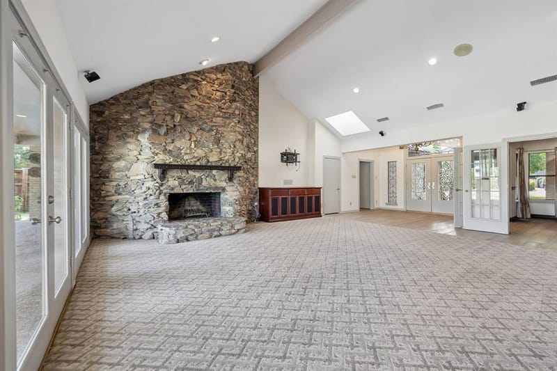 13217 Woodhaven Drive, Farmers Branch TX 75234 - Photo 4