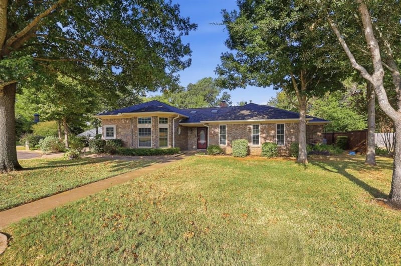 2809 Caprice Avenue, Denison TX 75020 - Photo 2