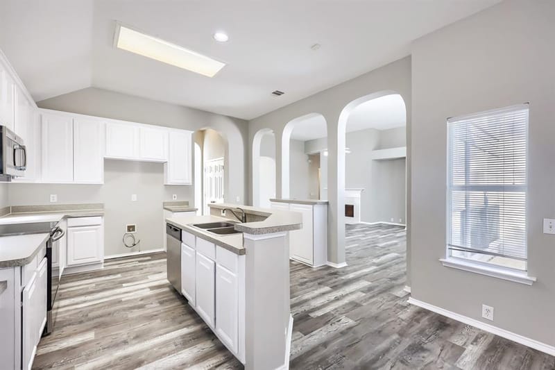605 Oakbrook Drive, Burleson TX 76028 - Photo 7