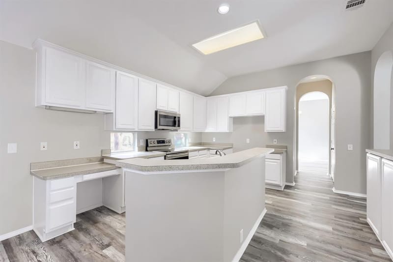 605 Oakbrook Drive, Burleson TX 76028 - Photo 9