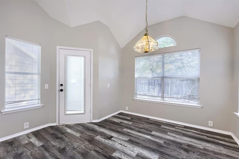 605 Oakbrook Drive, Burleson TX 76028 - Photo 11