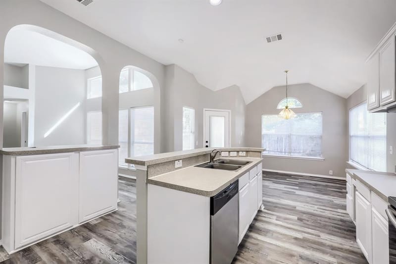 605 Oakbrook Drive, Burleson TX 76028 - Photo 8