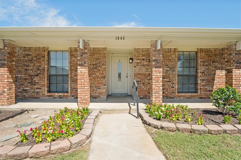 1843 Tree Line Drive, Carrollton TX 75007