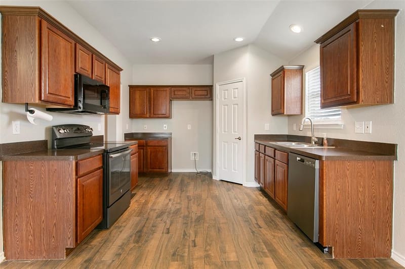14032 Sand Hills Drive, Fort Worth TX 76052 - Photo 7