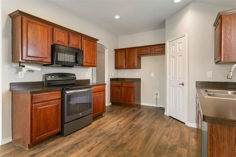 14032 Sand Hills Drive, Fort Worth TX 76052 - Photo 8