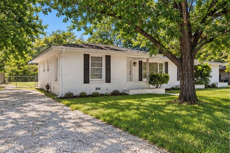 2416 Lake Air Drive, Waco TX 76710 - Photo 2