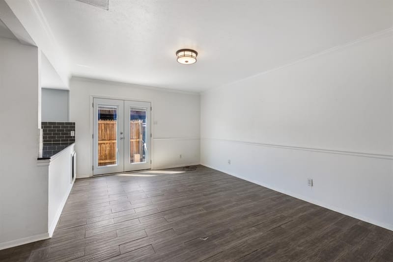 1821 E Grauwyler Road # 187, Irving TX 75061 - Photo 11