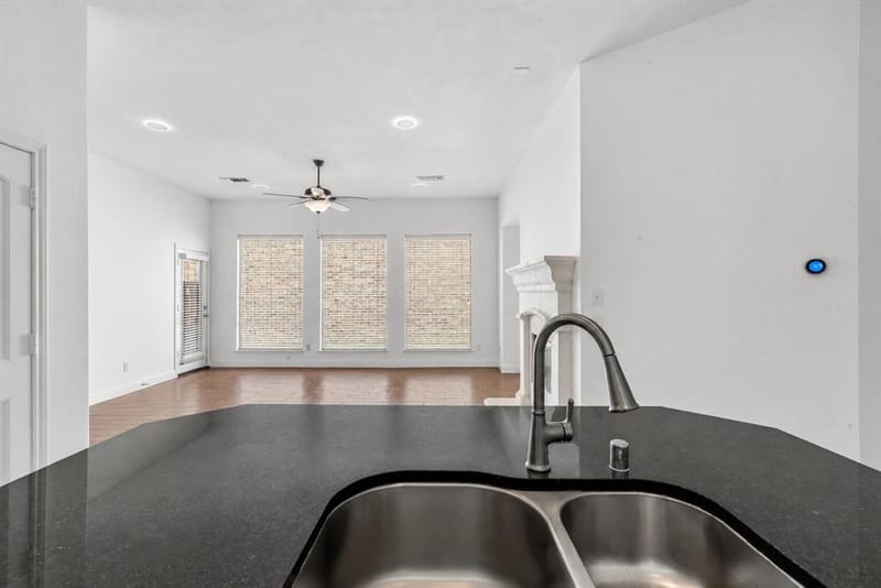 722 Arbol, Irving TX 75039 - Photo 10