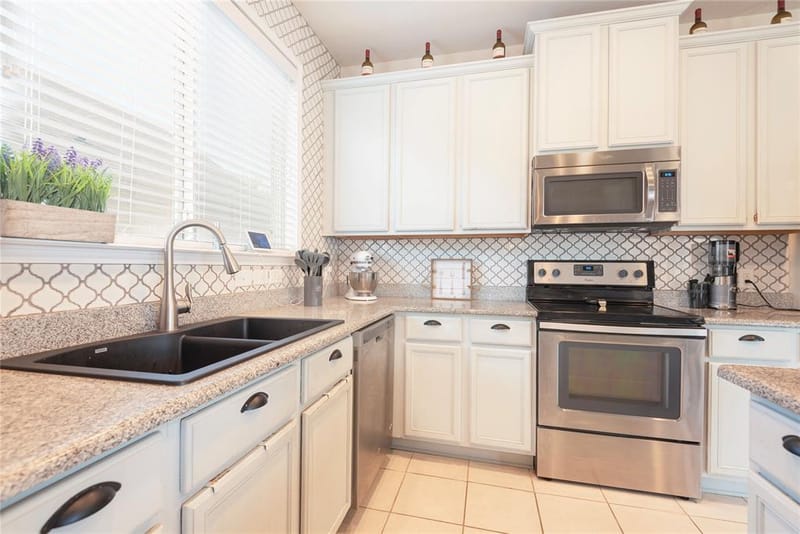 708 Whitemarsh Drive, Aubrey TX 76227 - Photo 10