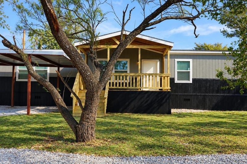 309 Lark Meadow Drive, Runaway Bay TX 76426 - Photo 5