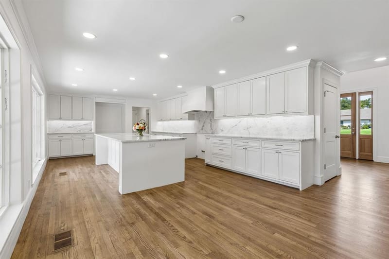 13907 Carillon Drive, Dallas TX 75240 - Photo 7